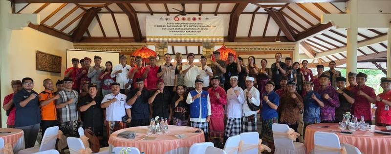 Focus group discussion with communities to finalize evacuation route maps for five villages in Mount Agung (November 2025). | Photo: BPBD Bali
